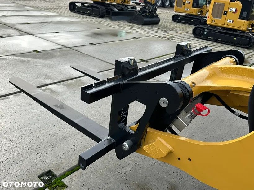 Caterpillar 906 - 17