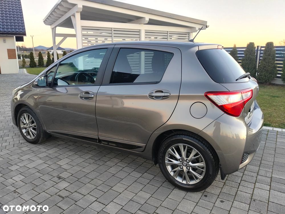 Toyota Yaris 1.5 Premium - 23