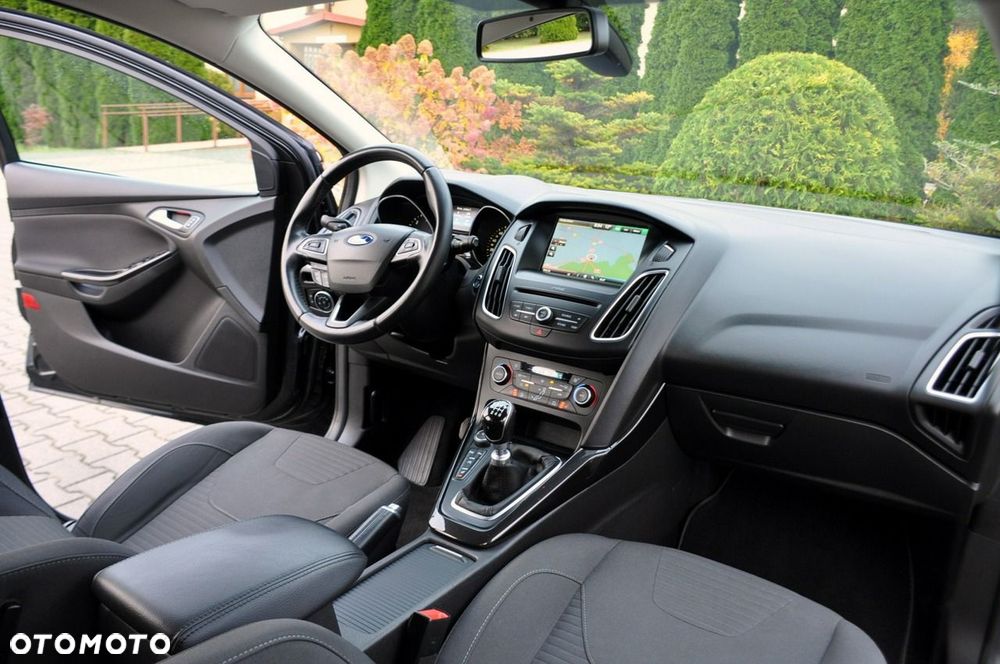 Ford Focus - 24