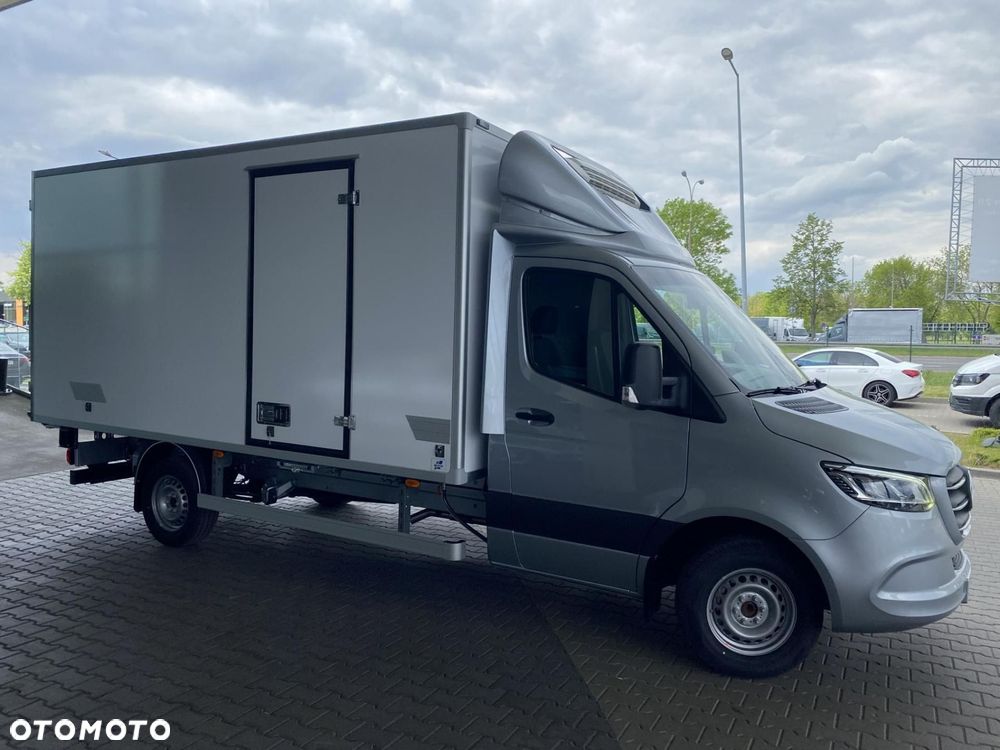 Mercedes-Benz Sprinter - 5
