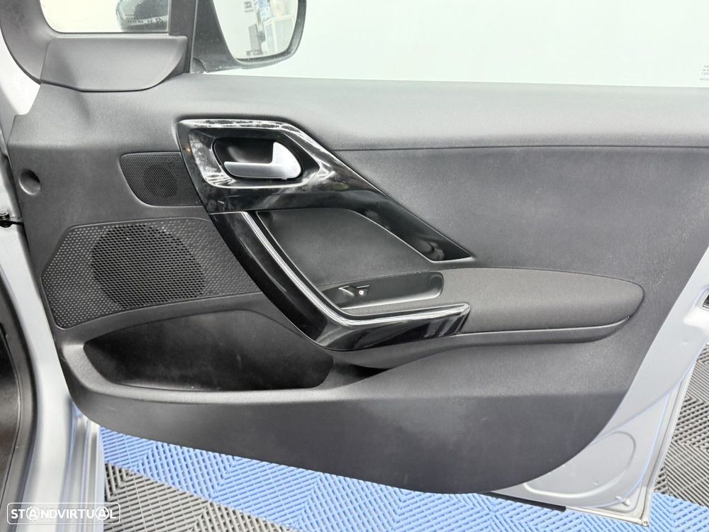 Peugeot 208 1.2 PureTech Allure - 20