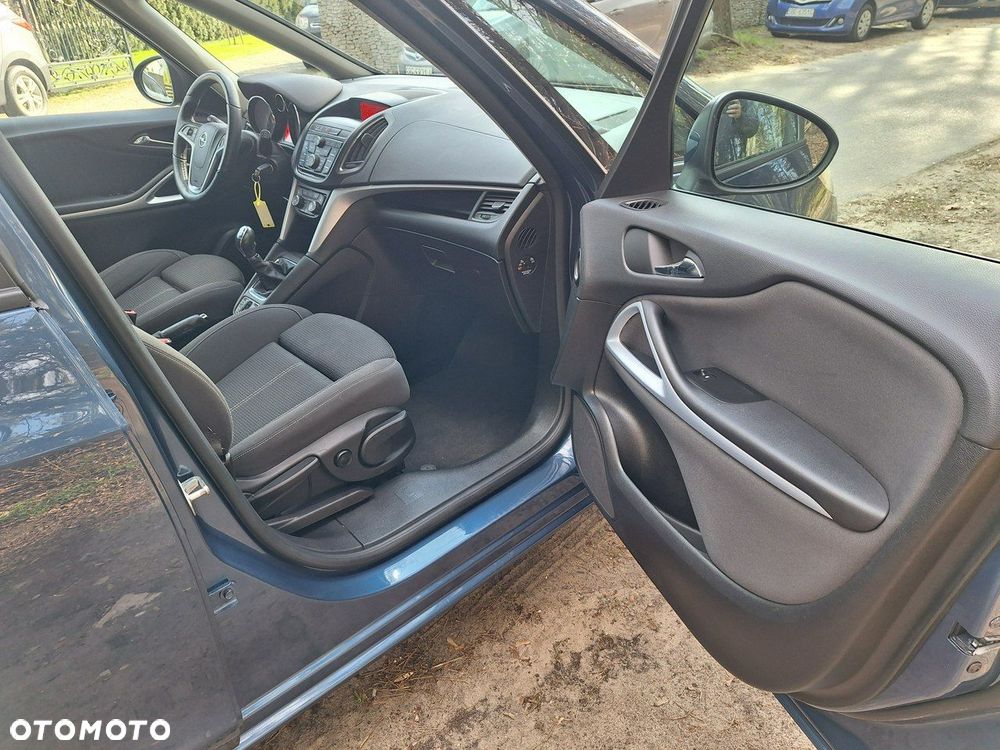 Opel Zafira - 15