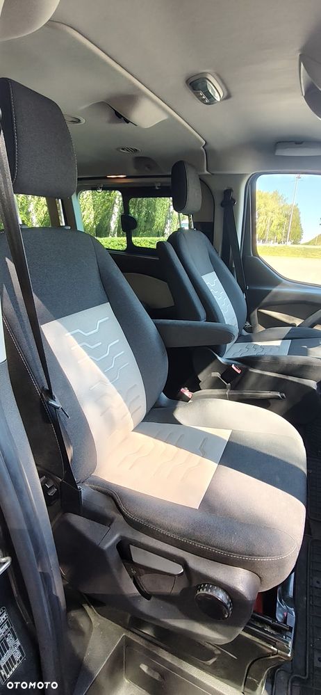 Ford Tourneo Custom - 17