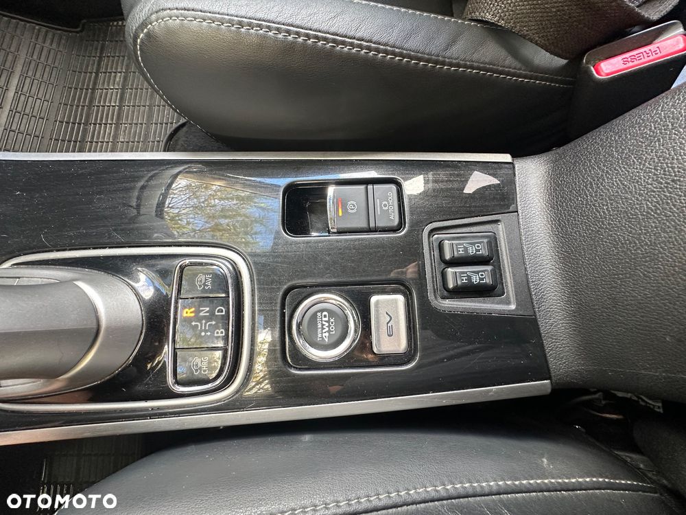 Mitsubishi Outlander 2.0 4WD Plug-In Hybrid Top - 14
