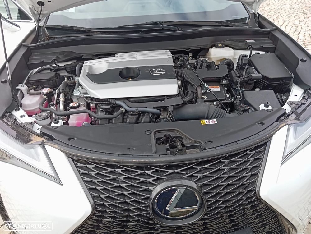 Lexus UX 250h F Sport+ - 27