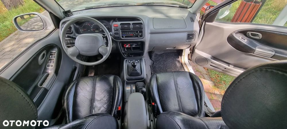 Suzuki Vitara 2.0 V6 Long - 18