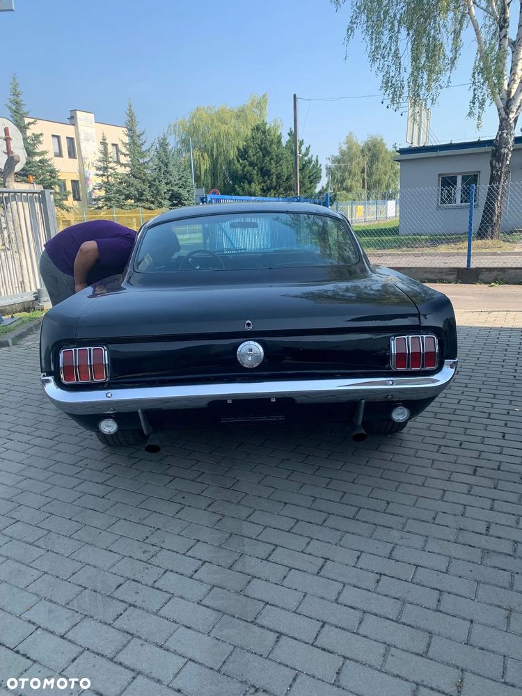 Ford Mustang - 33