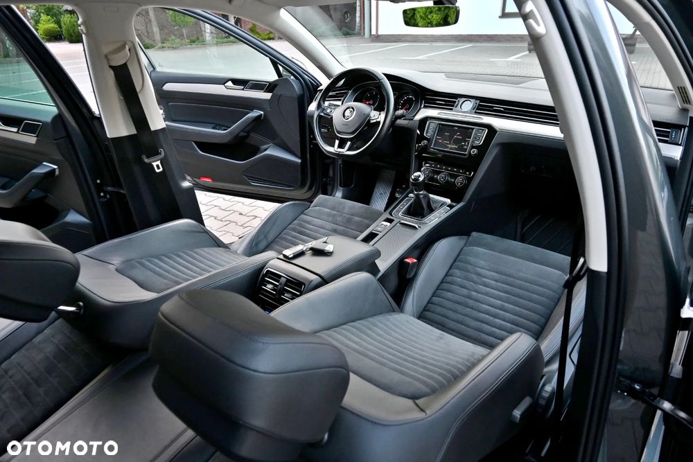 Volkswagen Passat 2.0 TDI BMT Highline - 25