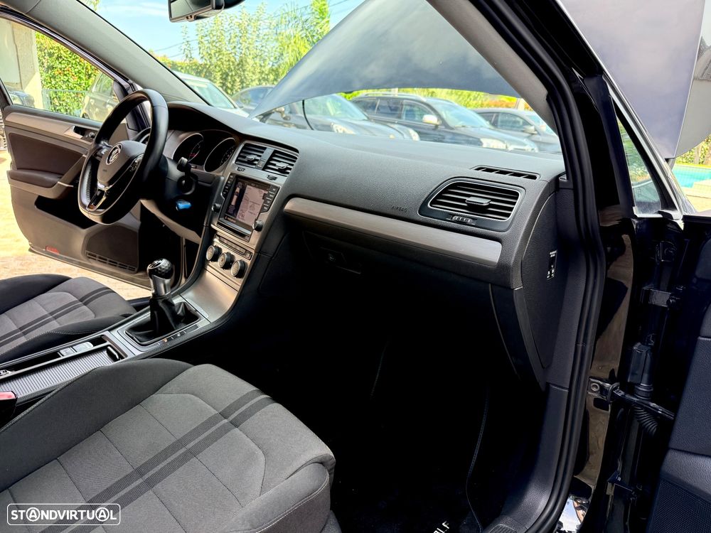 VW Golf - 55