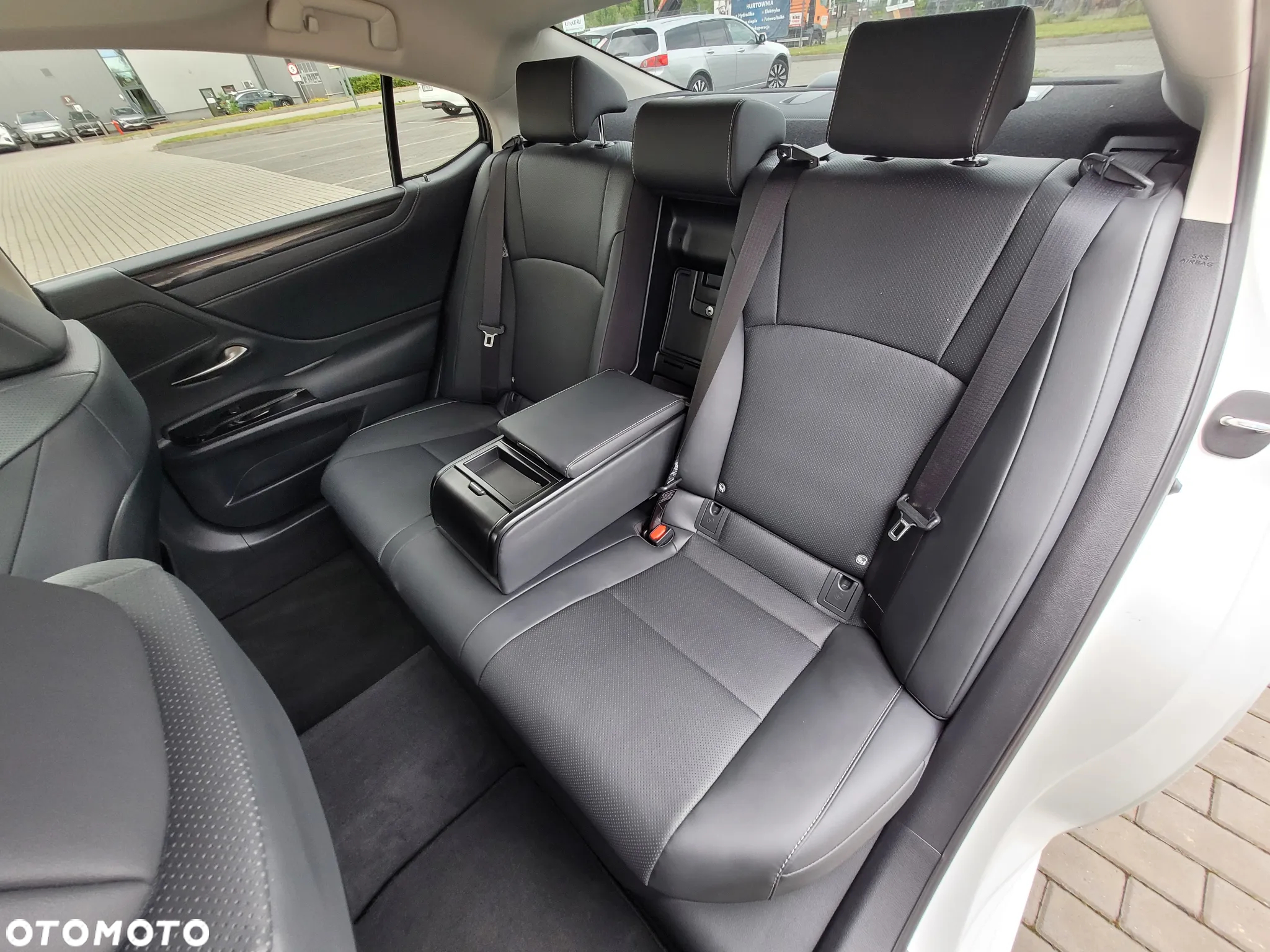 Lexus ES - 13