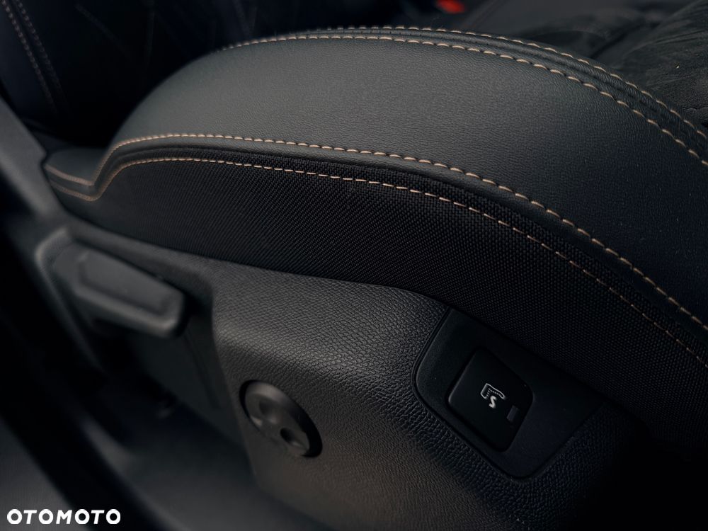 Peugeot 5008 BlueHDi 180 EAT8 GT - 23