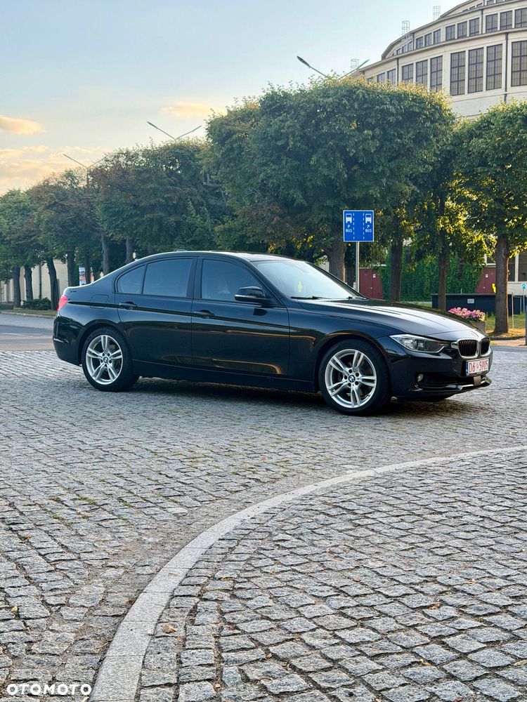 BMW Seria 3 328i - 8