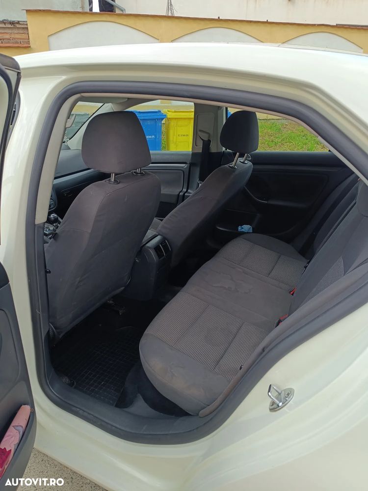 Volkswagen Jetta 1.9 TDI Comfortline - 9