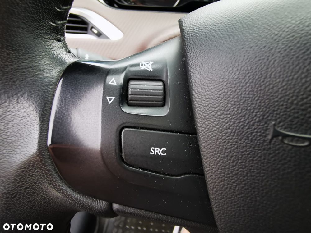 Peugeot 2008 1.2 Pure Tech Active - 22