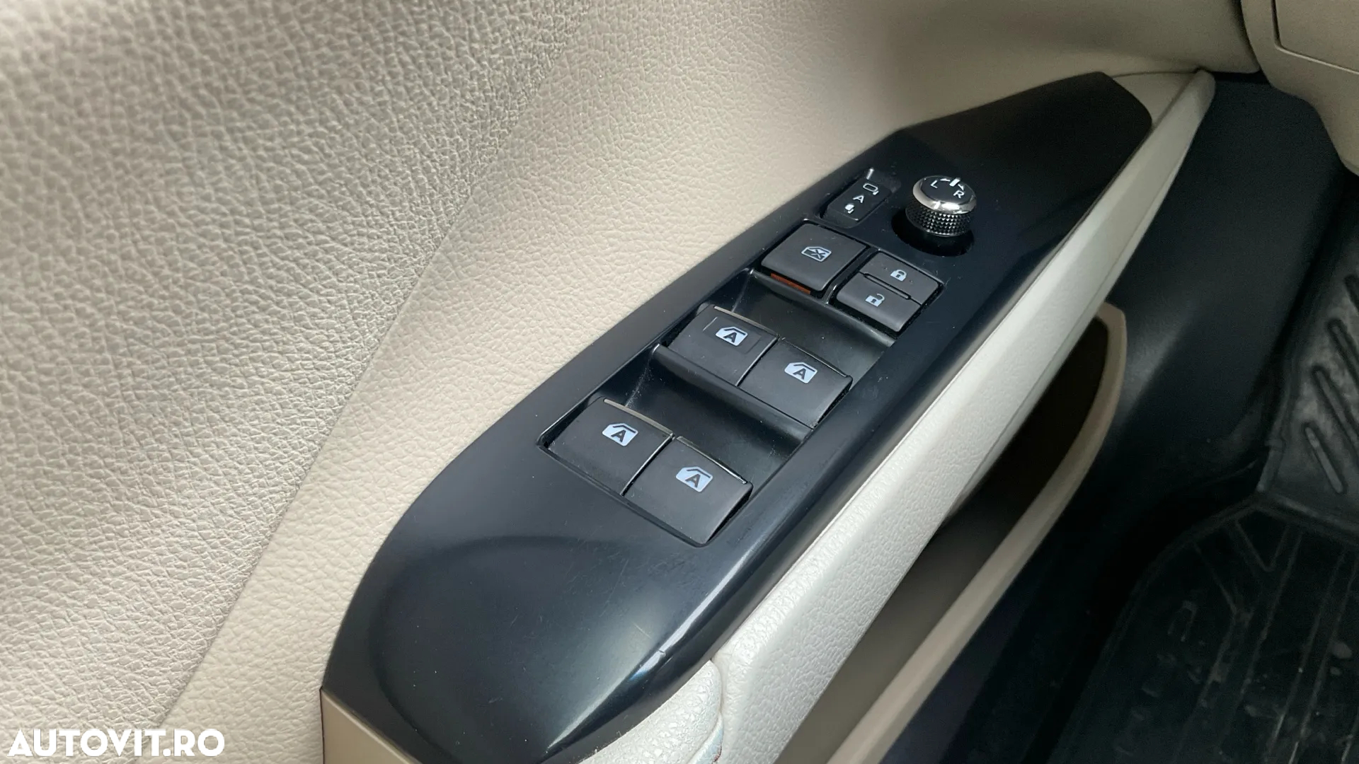 Toyota Camry 2.5 Hybrid Dynamic - 36