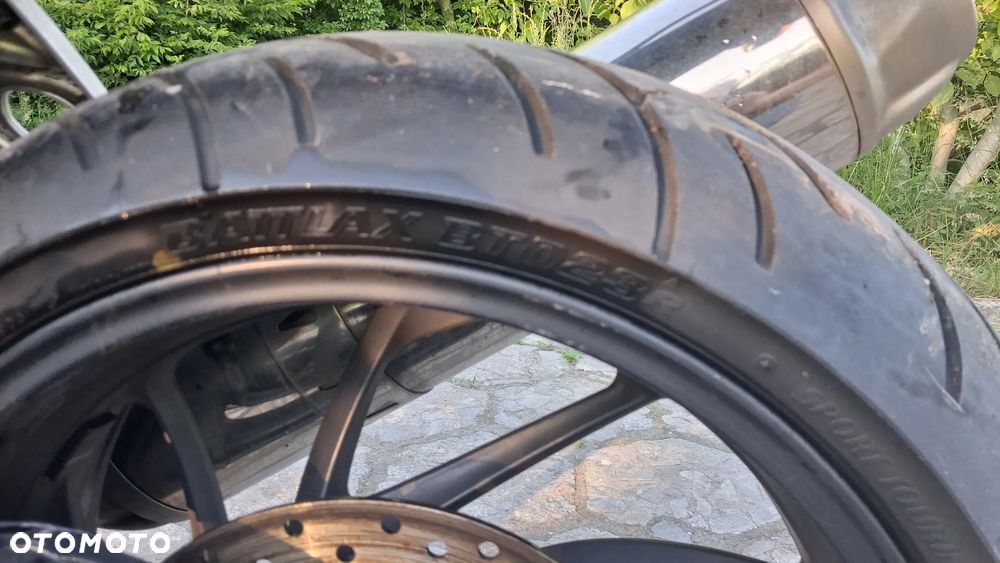 Na części Motocykl BMW K 1200 R Sport (0585,0595) silnik 1.2 16v 163 KM opona felga owiewka obudowa kanapa lusterko lampa Przełącznik Włącznik Sterownik Przewody Wiązka Instalacja Moduł Komputer Czujnik Listwa Pompa ABS Alternator Wtryski Rozrusznik Klimatyzacji Paliwa Wspomagania Kolektor Zawieszenie lagi Amortyzator Wydech Tłumik Zacisk hamulcowy chłodnica wentylator błotnik bak wspornik szybka owiewka ogon felga - 13