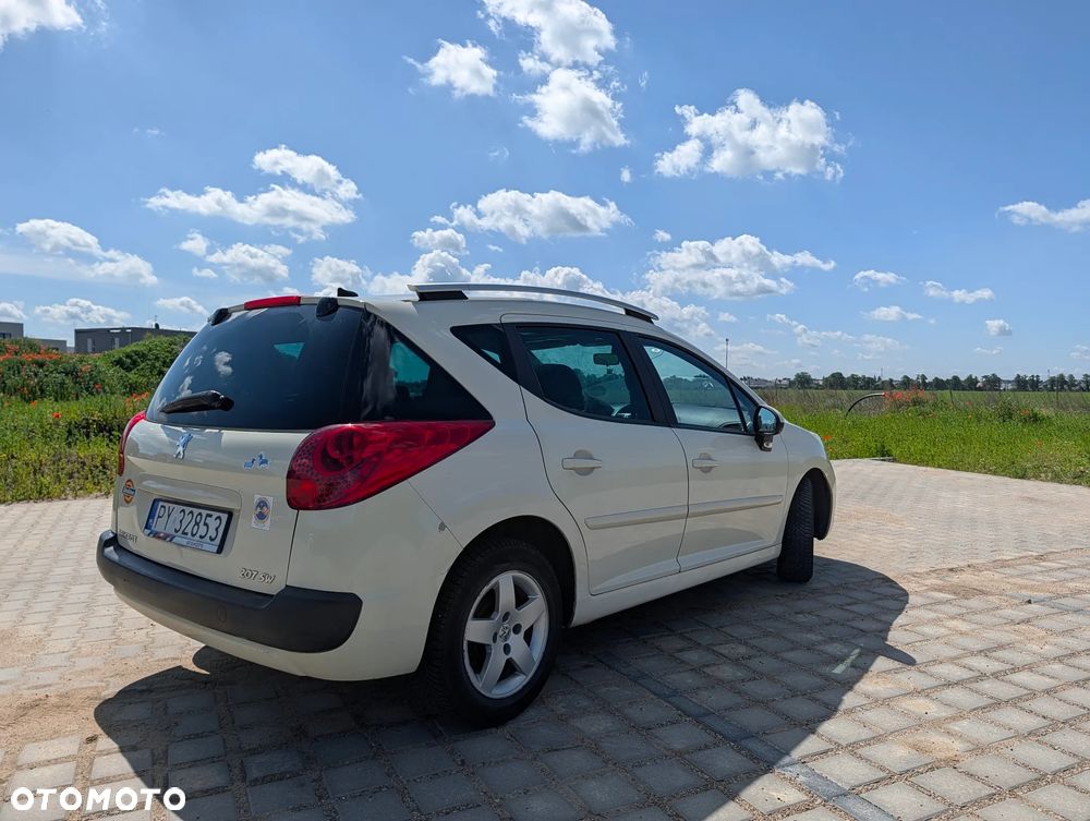 Peugeot 207 95 VTi Family - 18