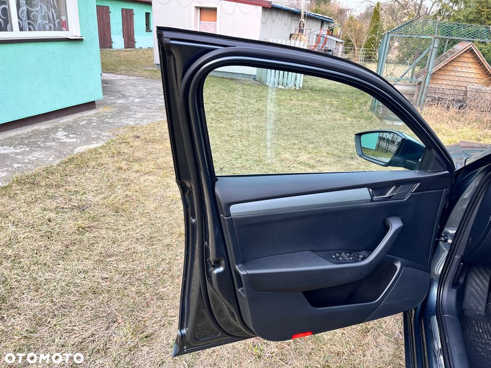 Skoda Superb 2.0 TDI DSG Ambition - 13