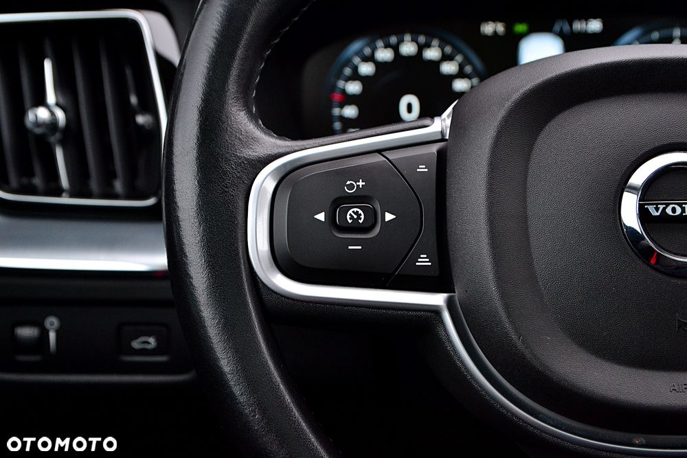 Volvo XC 60 T5 Geartronic Momentum - 28