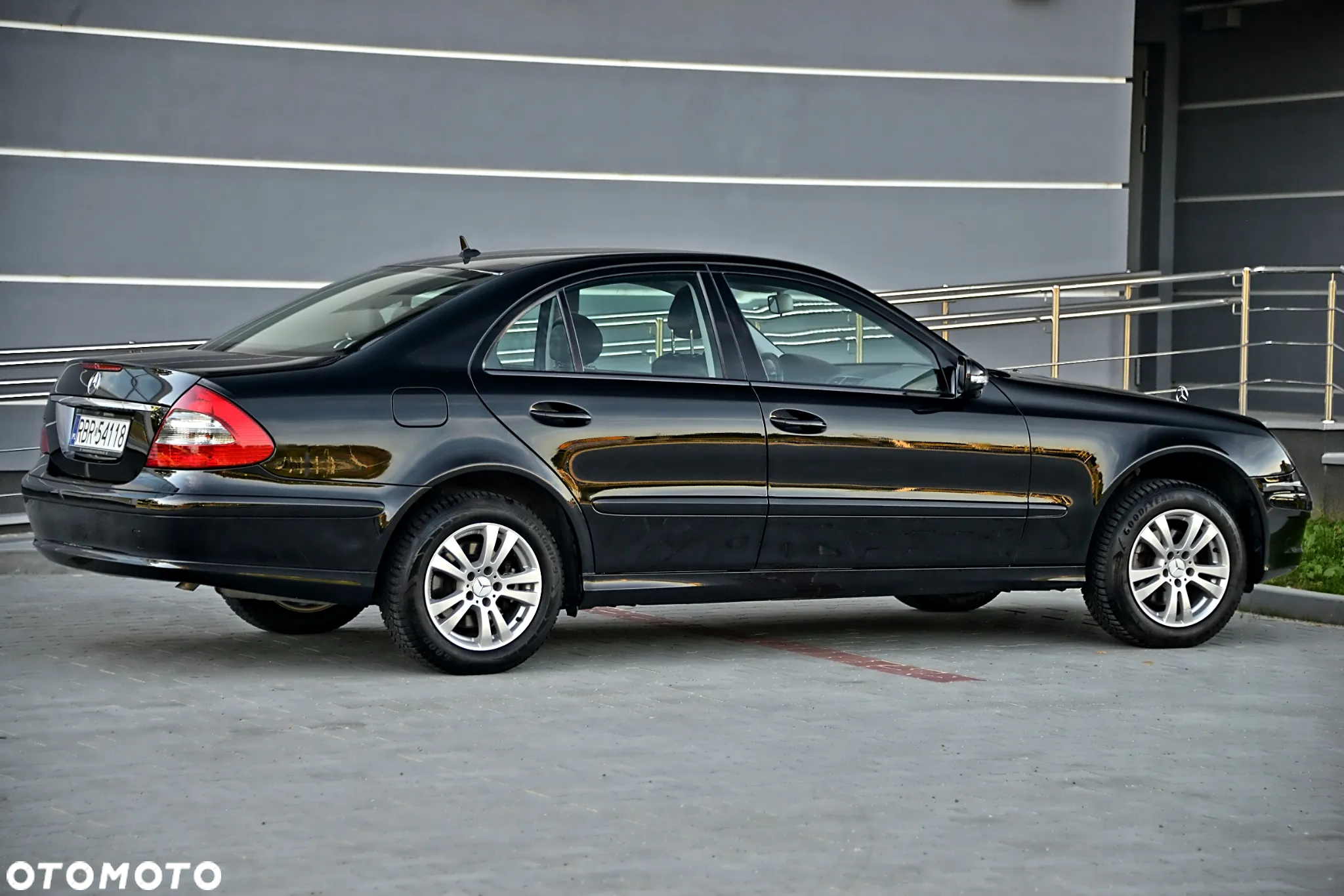 Mercedes-Benz Klasa E - 22
