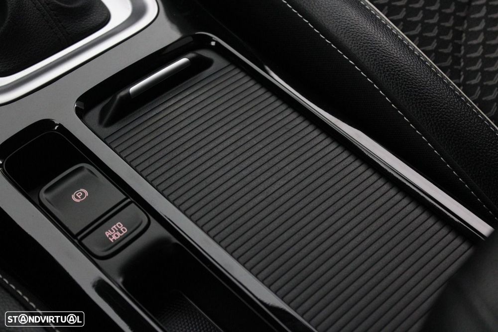Kia XCeed 1.6 GDi PHEV Drive — fotografia 31