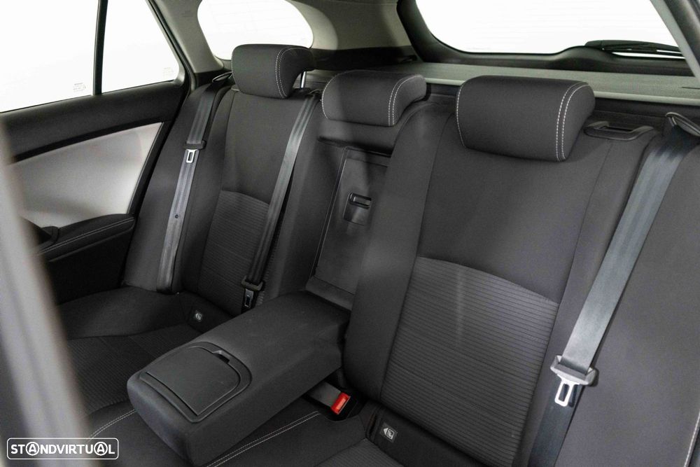 Toyota Avensis Touring Sports 1.6 D-4D Luxury+GPS - 10