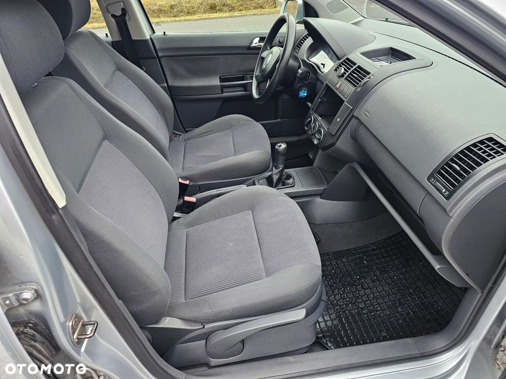 Volkswagen Polo 1.4 16V Comfortline - 5