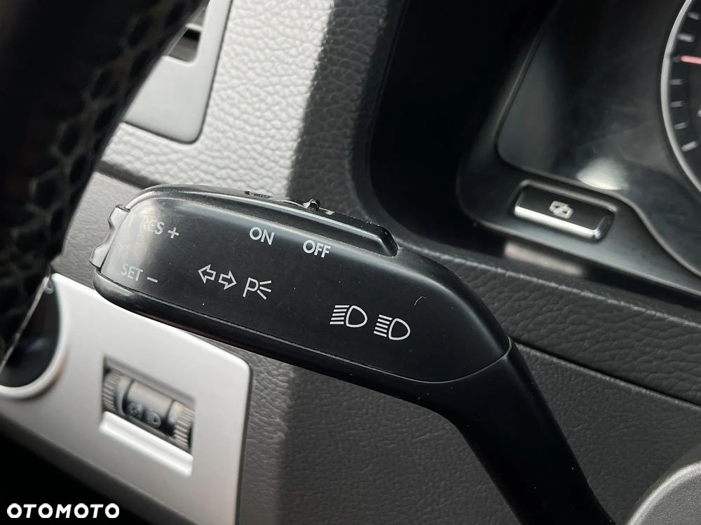 Volkswagen Multivan - 36