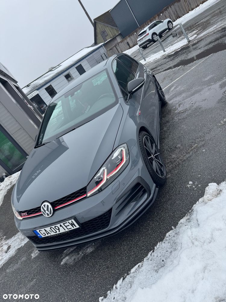Volkswagen Golf - 3