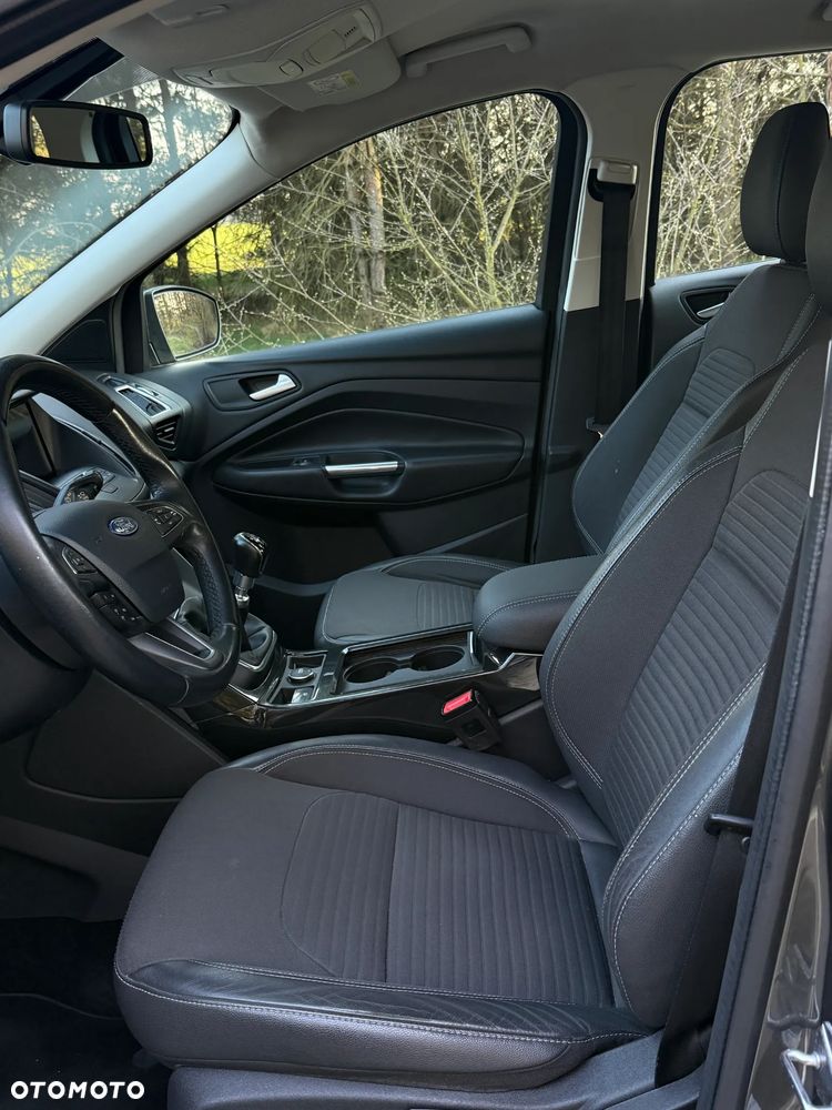 Ford Kuga 1.5 TDCi 2x4 Cool & Connect - 16