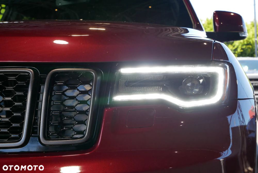 Jeep Grand Cherokee - 37