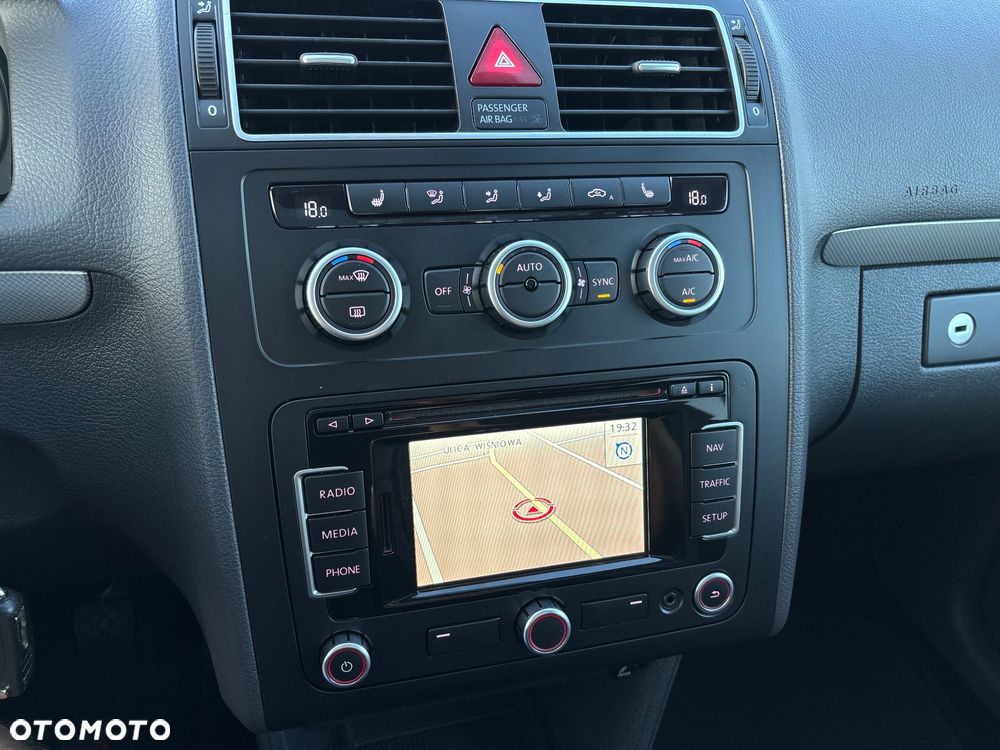 Volkswagen Touran - 16