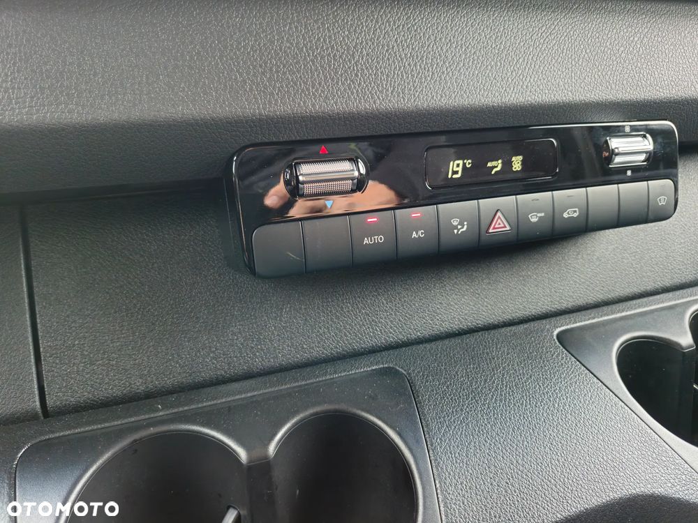 Mercedes-Benz Sprinter - 19