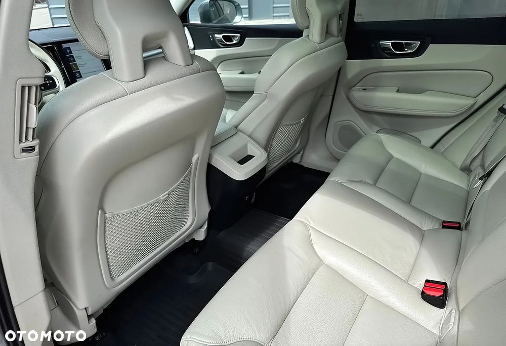 Volvo XC 60 T5 AWD Momentum - 10