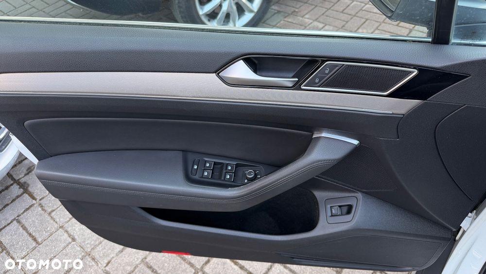 Volkswagen Passat Alltrack 2.0 TDI SCR 4Motion DSG - 29