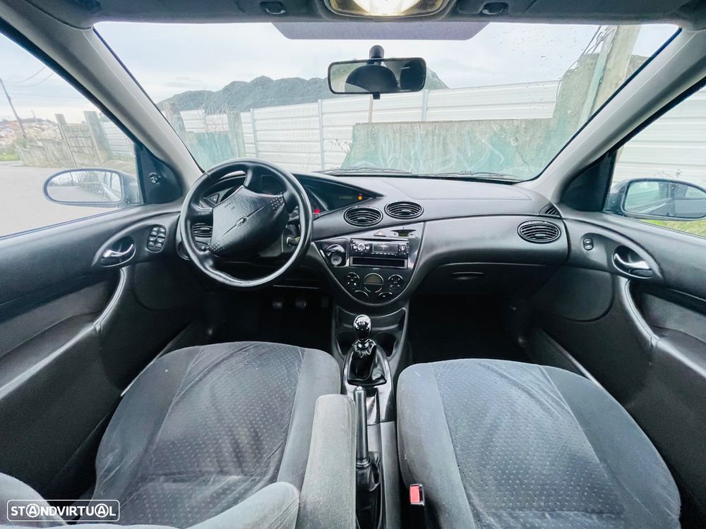 Ford Focus 1.8 TDCi Ghia - 8
