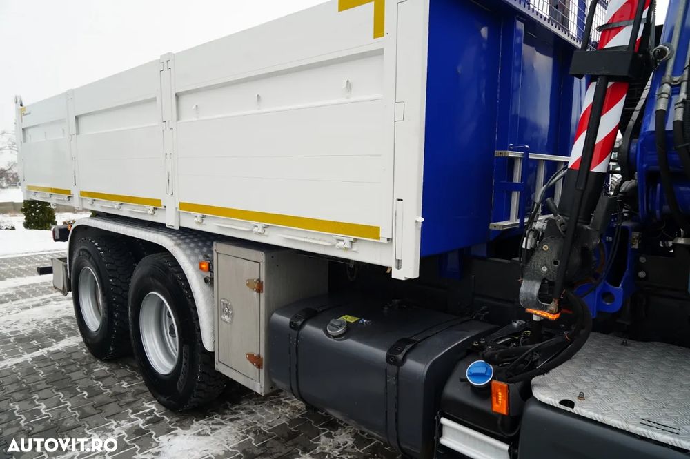 Scania G 370 / 6x4 / BASCULĂ SPATE + HIAB 144E S-3 HDS / RADIOCOMANDĂ / ROTATOARE / FURCĂ PENTRU PALEȚI / EURO 6 / - 16