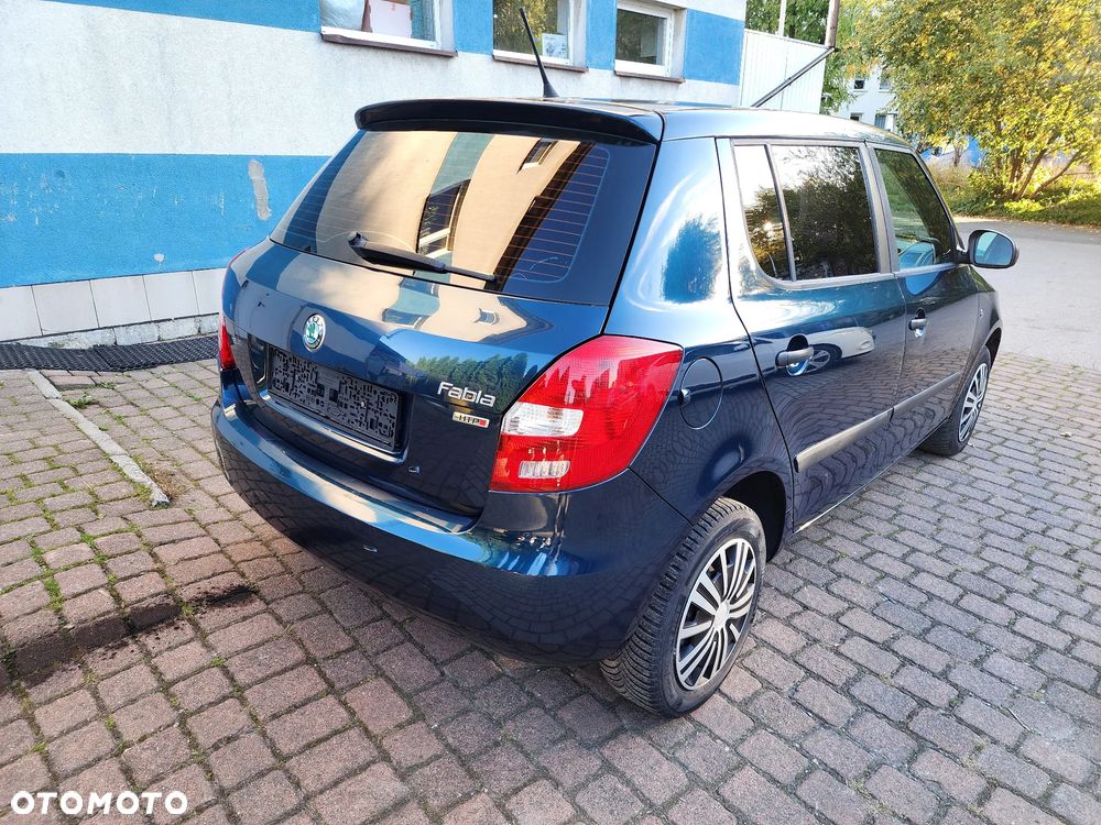 Skoda Fabia 2012 photo 5