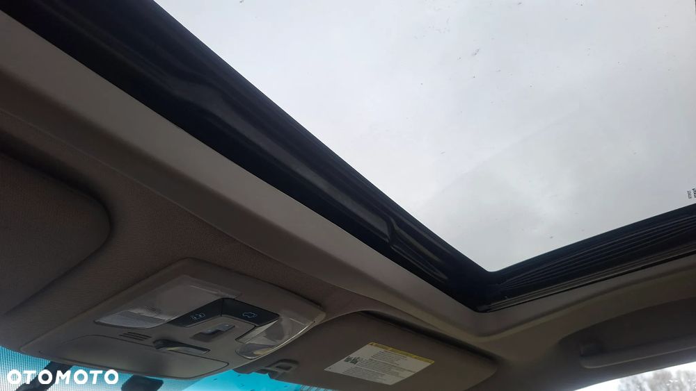 Toyota Sienna 3.5 XLE AWD - 24