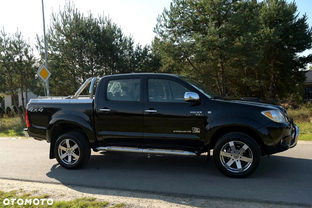 Toyota Hilux 2.5 D-4D SR5 Pakiet Plus - 8