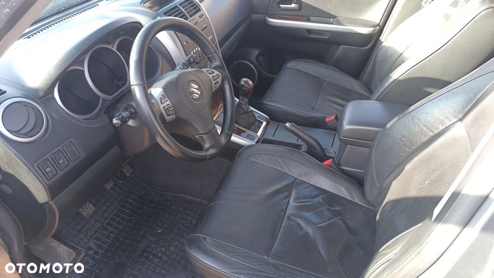 Suzuki Grand Vitara 1.9 DDiS Premium - 20