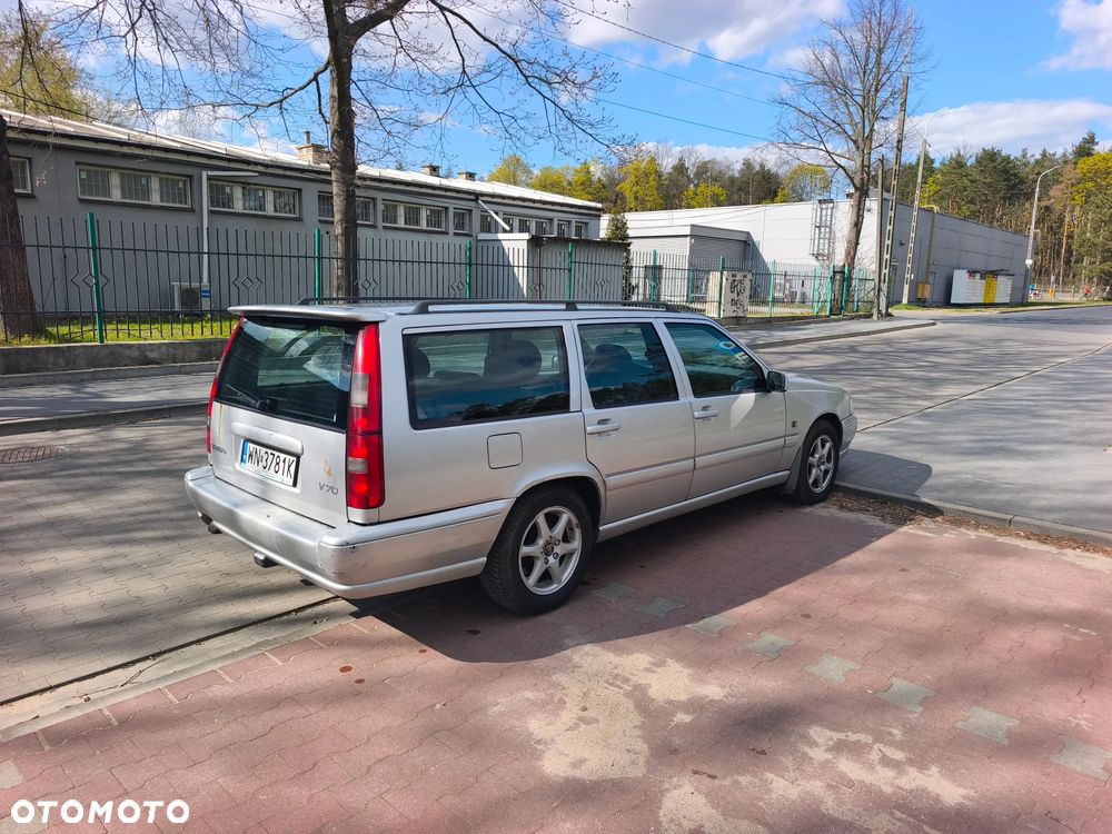 Volvo V70 2.5TDI - 4