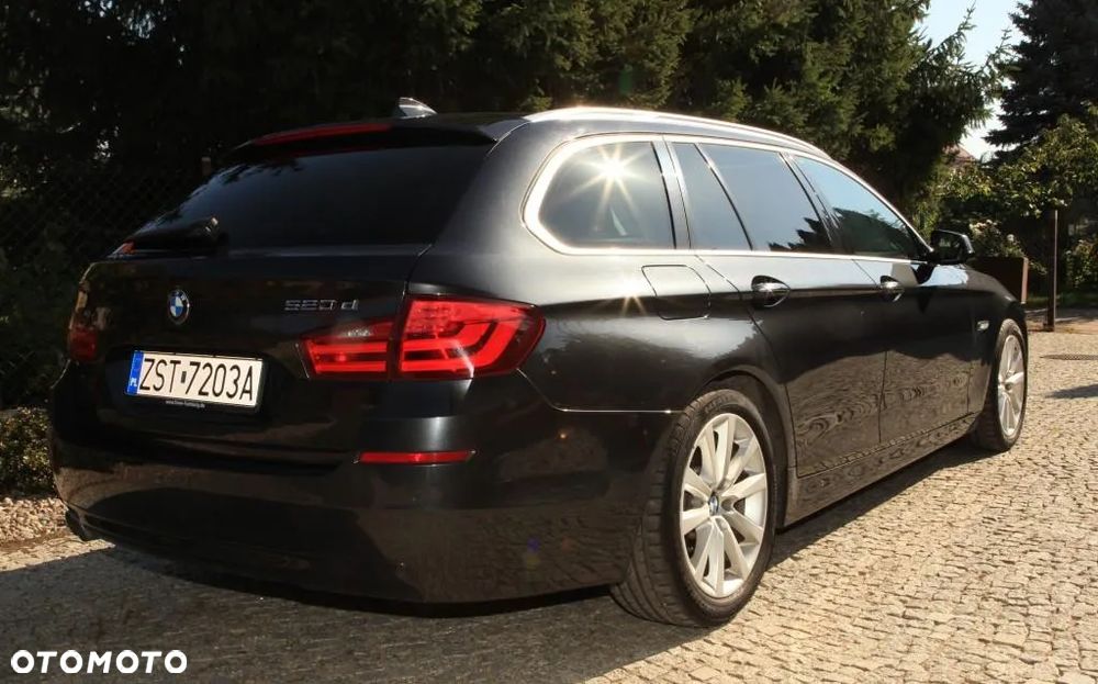 BMW Seria 5 520d Touring - 6