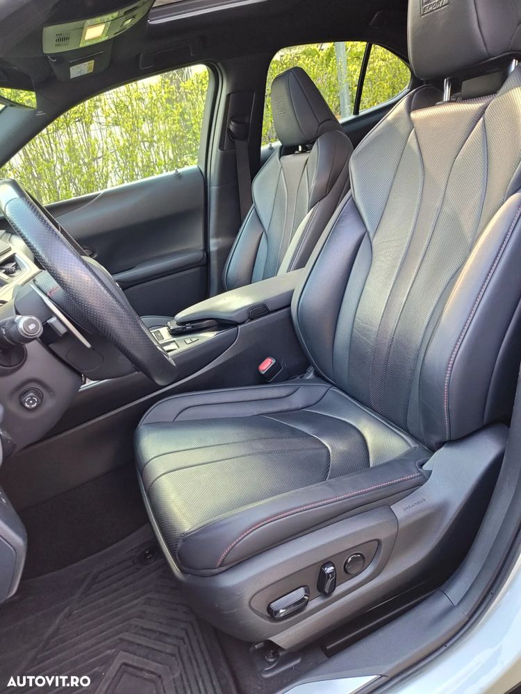 Lexus UX 250h (E-FOUR) F SPORT - 8