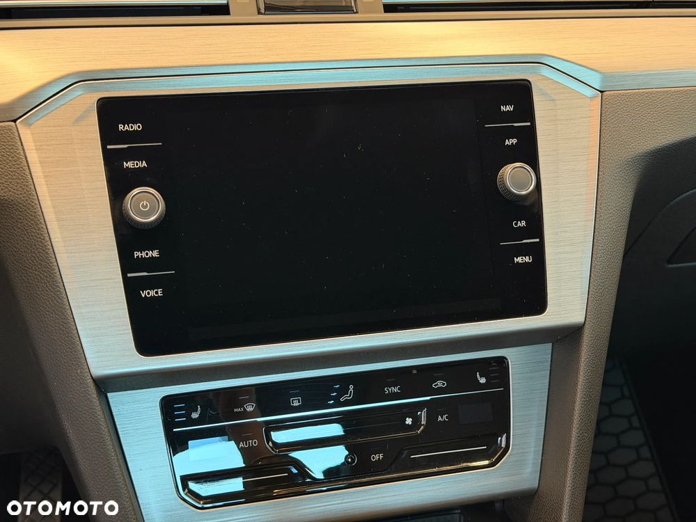 Volkswagen Passat 2.0 TDI EVO Elegance - 15