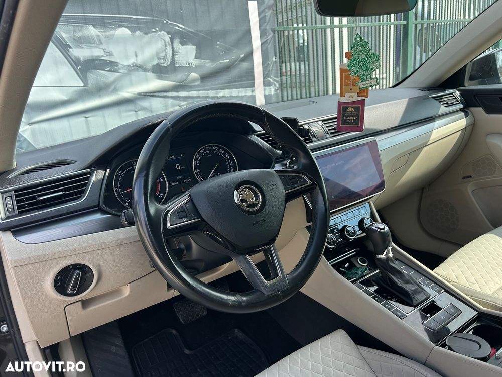 Skoda Superb 2.0 TDI 4X4 DSG Sportline - 23