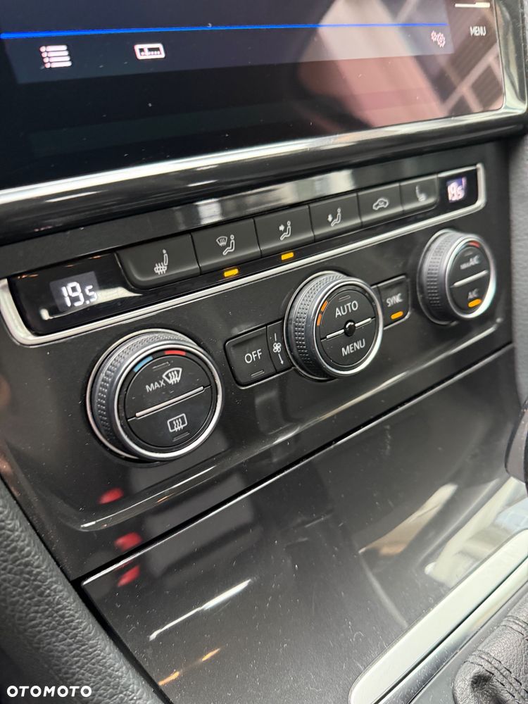 Volkswagen Golf - 14