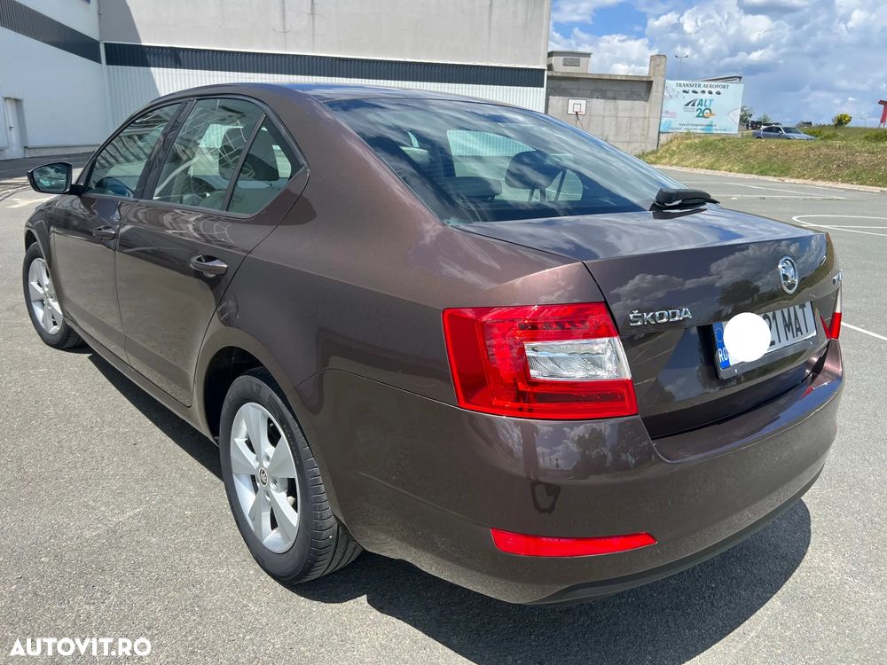 Skoda Octavia 1.6 TDI AMBITION - 12