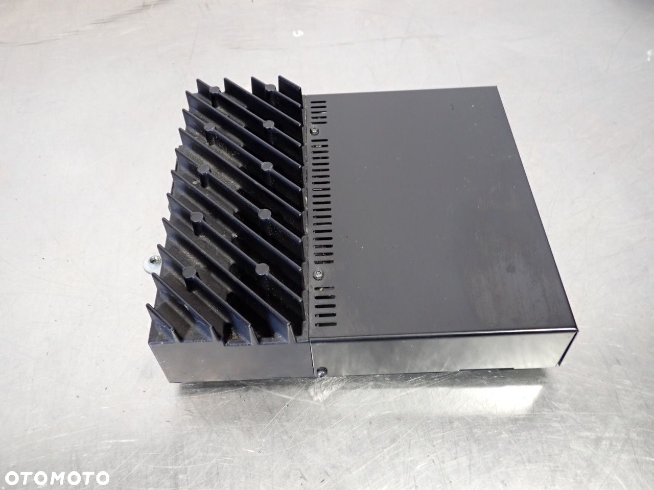 WZMACNIACZ BMW E91  532230809 - 2
