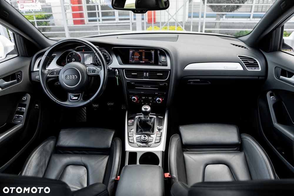 Audi A4 Avant 3.0 TDI DPF quattro S line Sportpaket - 24